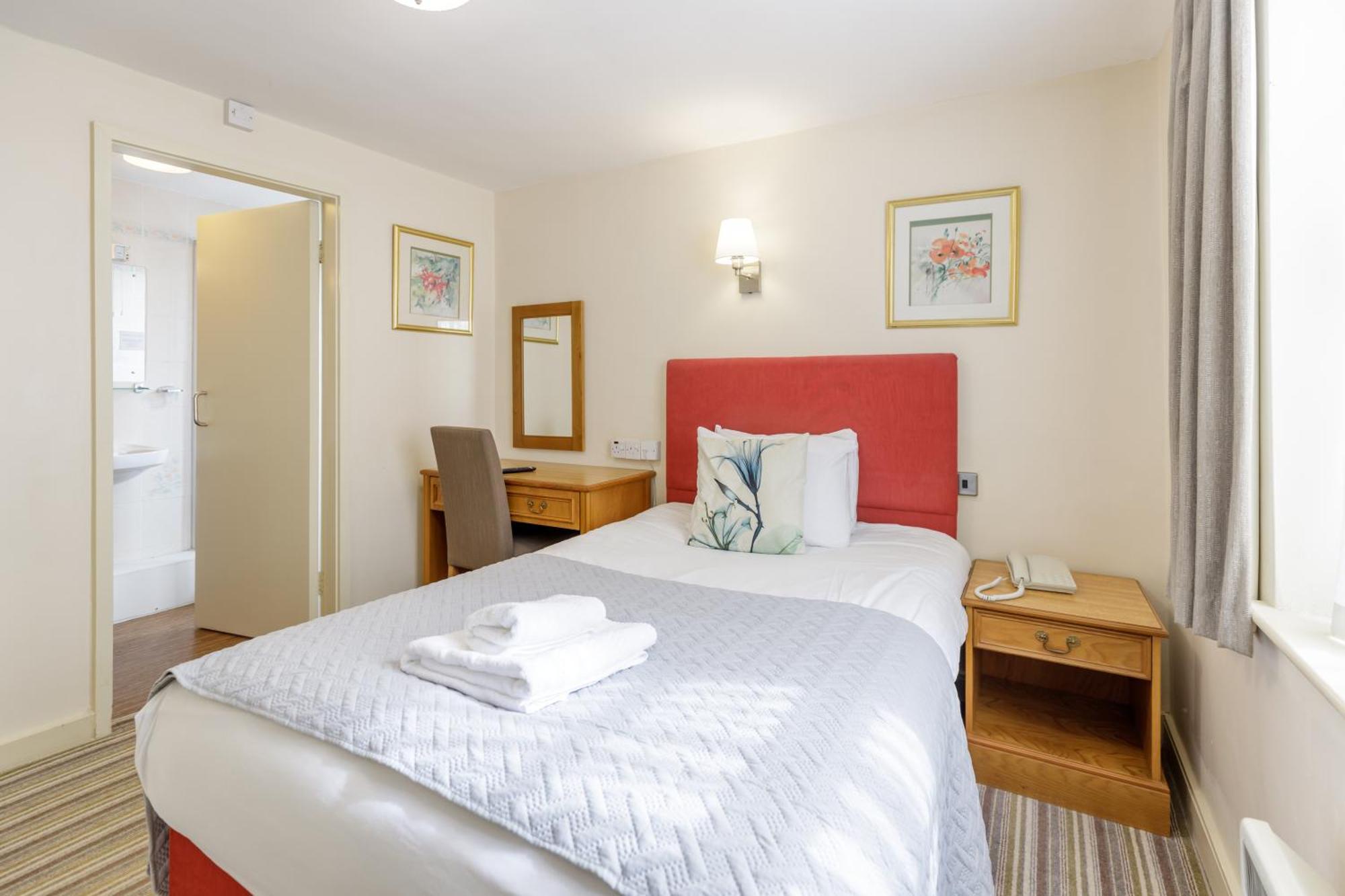 Swan Revived Hotel Milton Keynes Bagian luar foto